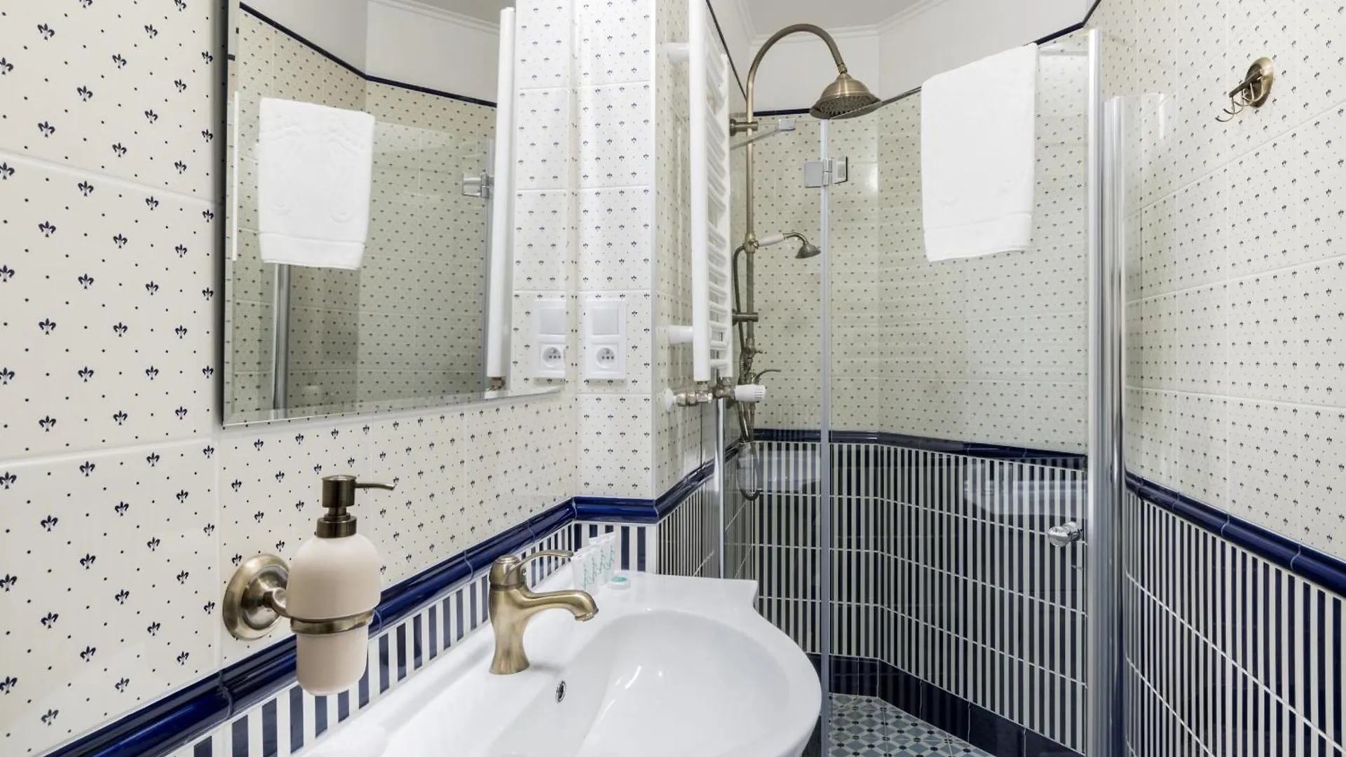 Beautiful Apartment For 4 People In Cracow By Noclegi Renters Krakow